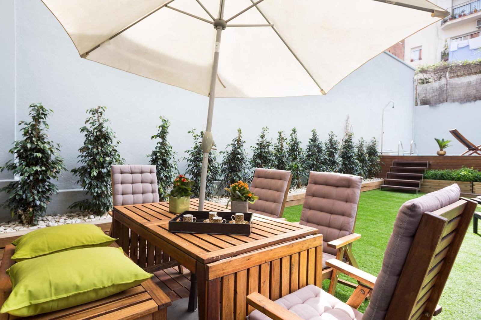 My Space Emirates - Modern Duplex With Private Garden And Swimming Pool Barcellona
